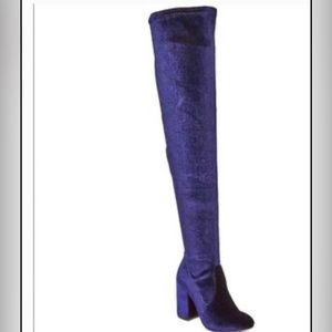 Women’s size 6.5 blue velvet Steve madden over the knee boots.